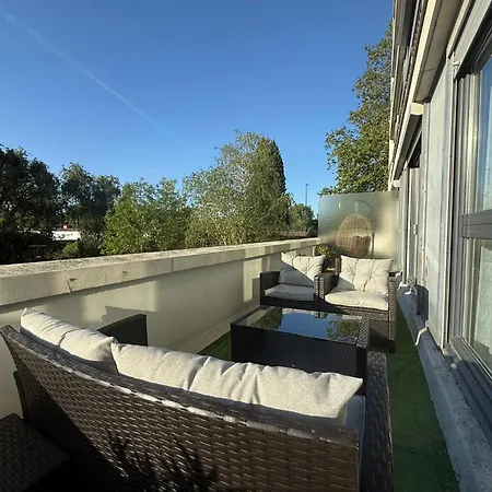 Le Cocon Du Bord De Loire ! Spacieux Pour 6 Personnes Avec Terrasse & Parking Ναντ